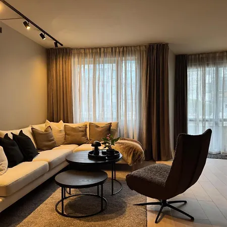 Amazing Super-central | Garage Parking Apartment