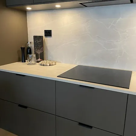 Amazing Super-central | Garage Parking Apartment